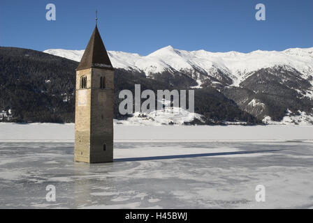 L'Italia, Alto Adige, Val Venosta, Bolzano, Graun, croccante lago, Steeple, Foto Stock