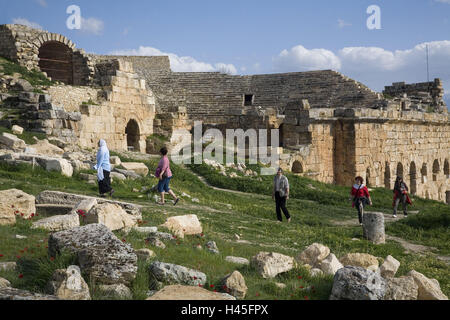 La Turchia, provincia Denizli, Hierapolis, sito di rovina, teatro, turistiche, Pamukkale, antiquariato e rovina, rimane, pietre, luogo di interesse, attrazione, turismo, persona, Foto Stock