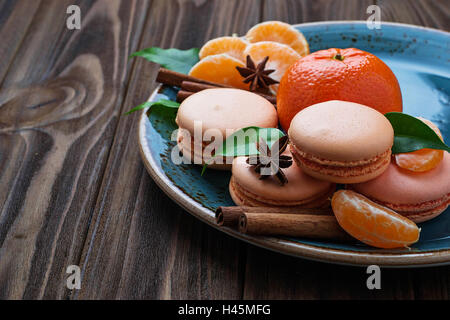 Amaretti al francese con il mandarino. Messa a fuoco selettiva Foto Stock