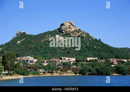 L'Italia, Isola di Sardegna, Cannigione, bay, case di montagna, Foto Stock