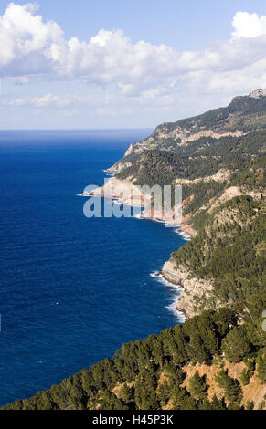 In Spagna, le isole Baleari, isola di Maiorca, Mirador de Ricardo Roca, visualizzare costa, mare, lookout, Mirador, west coast, bile costa, rock, il Mar Mediterraneo, Horizon, cielo, nuvole, paesaggi, paesaggi costieri, pittorescamente, tipicamente, la natura, la molla Foto Stock