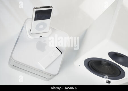 Apple, iPod video, Mac mini, remoto, altoparlanti, brocciato alcuna proprietà di rilascio, serie, elettronica, elettro-apparecchi, tecnologia, conversazione, conversazione-electronics, interni, rendering rendering-appliance di storage di medie, film, video, computer, piccola, praticamente, sa, versatilely, Dockingstation, tecnologia, anticipo, hotel moderno e alla moda, MP3, MP3-Player, Foto Stock