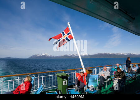 Norvegia, Finnmark, Söröysund, Hurtigruten (navi), 'MS Kong Harald', bandiera postale, Foto Stock