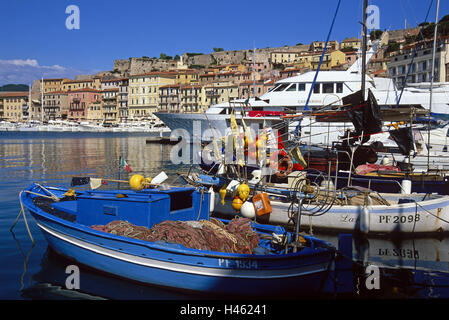 L'Italia, Toscana, Portoferraio, barche da pesca, case, barche, porto, Casa linea, fort, pesca, Porto promenade, stivali, navi, Foto Stock