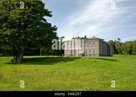 LISSADELL HOUSE, nella contea di Sligo, Irlanda HOME AL GORE-capanne compresi costanza GORE-BOOTH CHE DOPO IL SUO MATRIMONIO è diventato meglio noto come rivoluzionaria irlandese la contessa MARKIEVICZ. Poeta, drammaturgo e vincitore del Premio Nobel per la letteratura, William Butler Yeats era un visitatore frequente di LISSADELL HOUSE Foto Stock