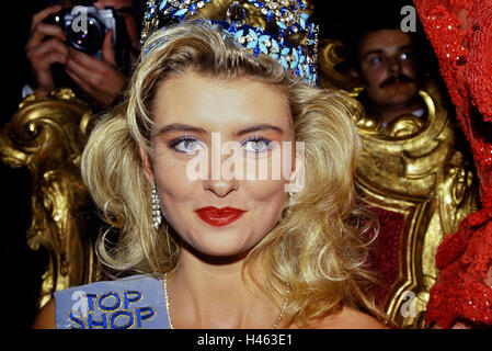 Miss Mondo 1988. Linda Pétursdóttir (Regina dell'Europa) dall'Islanda. Royal Albert Hall. 17 novembre 1988. Foto Stock