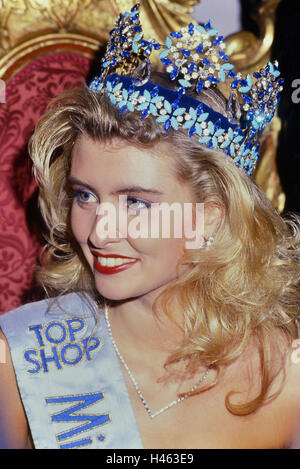 Miss Mondo 1988. Linda Pétursdóttir (Regina dell'Europa) dall'Islanda. Royal Albert Hall. 17 novembre 1988. Foto Stock