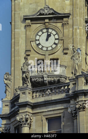 Il Brook Teatro e ex Municipio orologio. Chatham. Medway. Kent. In Inghilterra. Regno Unito Foto Stock