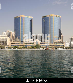 VAE, Dubai, vista città, alta sorge, Deira Twintowers, capitale, fuori, architettura, la struttura, la costruzione di uffici, alto ufficio blocchi, edifici, porto, luogo di interesse, skyline, in arabo, fiume, Riverside, destinazione, città, Foto Stock