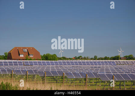 Germania, SCHLESWIG-HOLSTEIN, fregio del nord paese, isola di Pellworm, solare allegato, Foto Stock