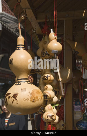 Cina, Shanghai, parte città Nanshi, negozio quarto, edificio commerciale, strumenti musicali, zucche, decora, dettaglio Foto Stock