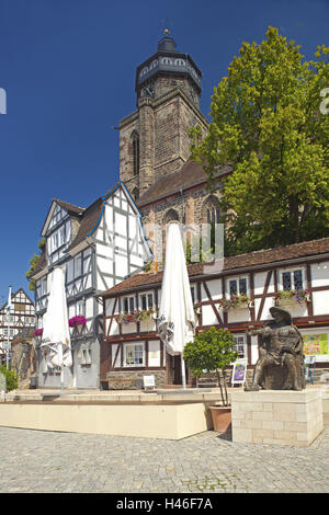 Assia, Assia settentrionale, Hesse elettorale paese di montagna, Homberg / Efze, la piazza del mercato della città con la chiesa di Santa Maria Foto Stock