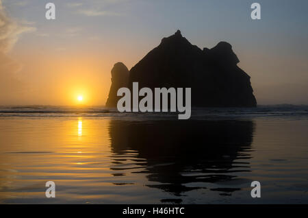 Archway isole, Wharariki Beach Golden Bay, Tasman District, Isola del Sud, Nuova Zelanda Foto Stock