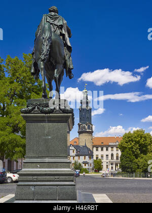 Carl-August-monumento e il Castello di Weimar, Turingia, Germania Foto Stock