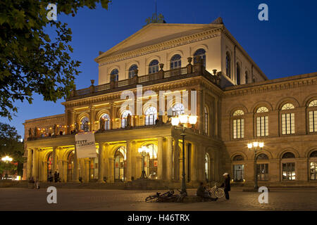 Germania, Bassa Sassonia, Hannover, terra teatro, sera, Foto Stock