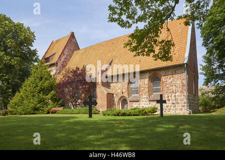 La chiesa del villaggio di Mellenthin, Usedom, Meclemburgo-Pomerania, Germania Foto Stock