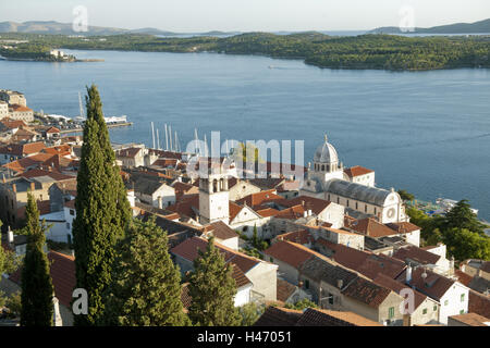 Croazia, Dalmazia, Sibenik, vista dal castello sulla città, Foto Stock