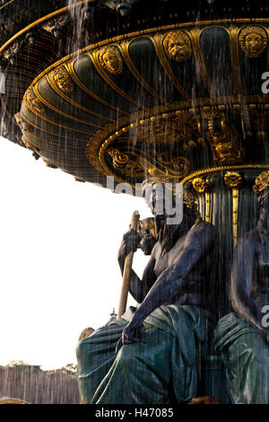Fontana 'Fontaine des Mer" presso la Place de la Concorde, Paris, Francia, Foto Stock