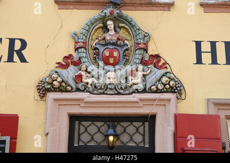 Heidelberg, Città Vecchia, umettare bracci attorno alla porta per il golden pike nel ponte obiettivo, Baden-Württemberg, Germania, Foto Stock