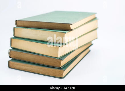 Un mucchio di ingiallito libri vecchi. Foto Stock