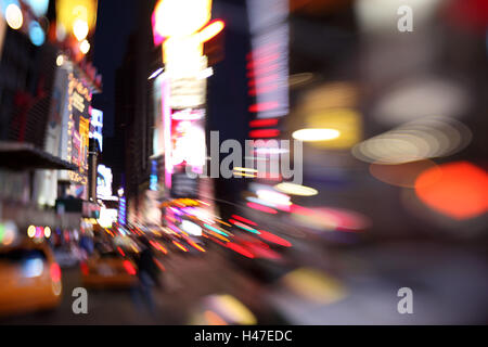 Gli Stati Uniti, New York City, Manhattan, Times Square, luci, sera, motion blur, Foto Stock