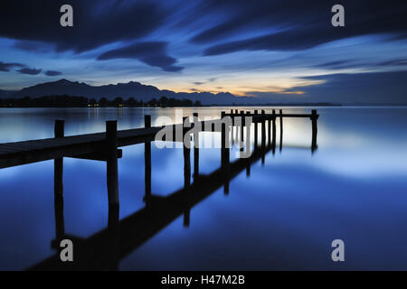 In Germania, in Baviera, il Lago Chiemsee, dopo il tramonto vicino Übersee, Foto Stock