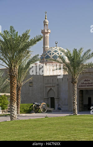 VAE, Ajman, old fort, 18. Cento., input, moschea, palme, Foto Stock