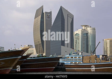 VAE, Dubai Creek, alta sorge, edifici commerciali, porto, Dhaus, Foto Stock