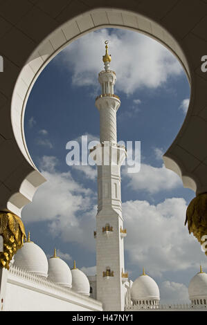 VAE, Abu Dhabi, la grande moschea, 'Sheikh Zayed grande moschea" si fonda nel 2008, porticati, minareto, Foto Stock