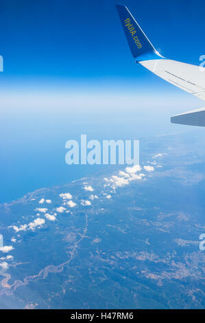 Il piano della Ukrainian International Airlines è volare oltre la linea di costa del mar Nero, Ucraina Foto Stock
