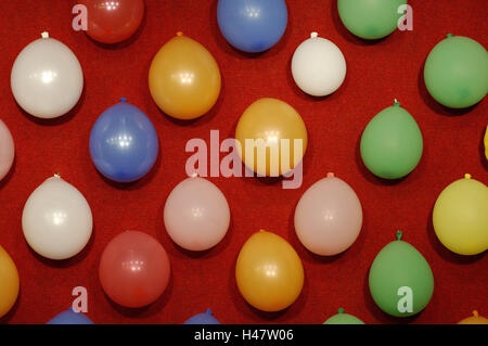 Palloncini, shooting gallery, sfera toss Foto Stock