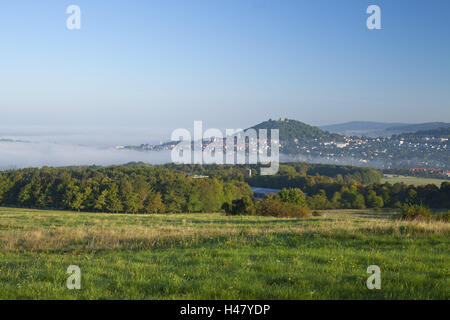 Assia, Assia settentrionale, Hesse elettorale paese di montagna, Homberg / Efze, townscape, sunrise, nebbia mattutina, Foto Stock