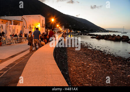 Italia Sicilia Arcipelago Eoliano Isola di Salina il villaggio di Lingua Foto Stock