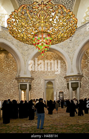 VAE, Abu Dhabi, la grande moschea, 'Sheikh Zayed grande moschea" si fonda nel 2008, interno, lampadario, Foto Stock