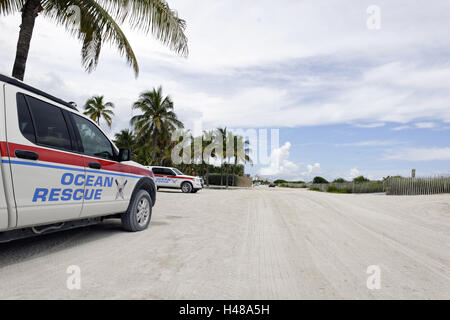 I veicoli della Ocean Rescue nella Lummus Park, Ocean Drive e South Beach di Miami, Art Deco District, Florida, STATI UNITI D'AMERICA, Foto Stock