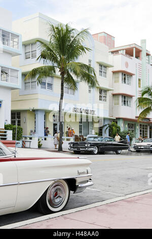 La Oldsmobile Dynamic 88 cabriolet, anno di fabbricazione 1958, cinquanta, American auto d'epoca, Ocean Drive e South Beach di Miami, Art Deco District, Florida, STATI UNITI D'AMERICA, Foto Stock