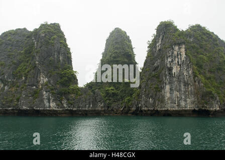 Il Vietnam, Halong Bay, isola di mondo, roccia calcarea, Foto Stock