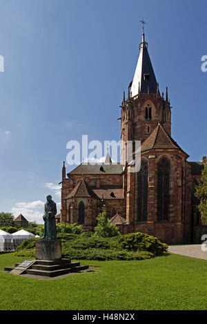 Francia, Alsazia, Wissembourg, il castello bianco, il castello bianco, la chiesa di San Pietro e Paolo, la chiesa abbaziale Saints-Pierre-et-Paolo, Foto Stock