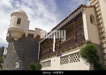 Spagna, isola Canarie, grana Canaria, la lettura di Palma, Canarie villaggio, 'Pueblo Canario', balcone in legno, Foto Stock