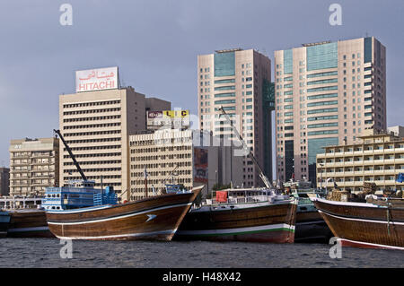 VAE, Dubai Creek, alta sorge, edifici commerciali, porto, Dhaus, Foto Stock