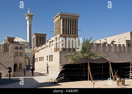 VAE, Dubai, Bastakiya, moschea, torri del vento, Città Vecchia, edificio, ripristina, raffreddamento, religione, palm, lane, persona, tenda, minareto, tower Foto Stock