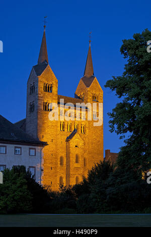 Germania, Weser colline, Renania settentrionale-Vestfalia, Höxter, il castello di Corvey, chiesa abbaziale, sera, Foto Stock
