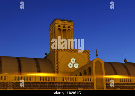 Il Vecchio Souk 'Blue Souk', sera, al tramonto, tradizionale centro shopping, emirato Sharjah Emirati Arabi Uniti, Penisola Arabica, Medio Oriente, Asia Foto Stock