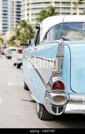 Vista della coda, pinna di coda, Chevrolet Bel Air, anno di fabbricazione 1957, cinquanta, American auto d'epoca, Ocean Drive e South Beach di Miami, Art Deco District, Florida, STATI UNITI D'AMERICA, Foto Stock