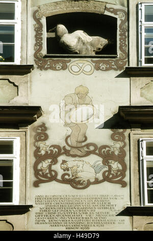 Austria, Vienna, lane Schönlatern 7, affresco del basilisco house, Foto Stock