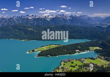 In Germania, in Baviera, Baviera, Walchensee (lago), viste panoramiche, Herzogstand (montagna), Foto Stock