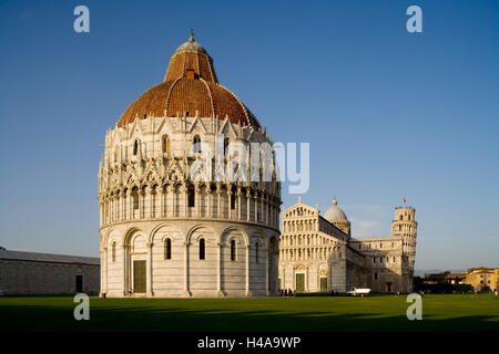 L'Italia, Toscana - Pisa - Piazza dei Miracoli, la cattedrale, il Battistero, il Campanile, 'Oblique torre" Foto Stock