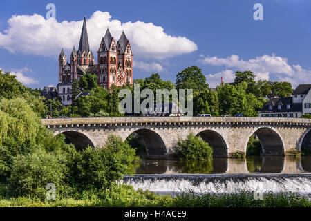 Germania, Assia, Taunus (regione), Lahn, Limburger Becken, Limburg an der Lahn (città), affacciato sul vecchio ponte di Lahn con il Duomo di San Giorgio, Foto Stock