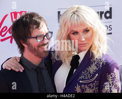 Ben Folds e Kesha frequentare 2016 Billboard Music Awards a T-Mobile Arena il 22 maggio 2016 a Las Vegas, Nevada, STATI UNITI D'AMERICA Foto Stock