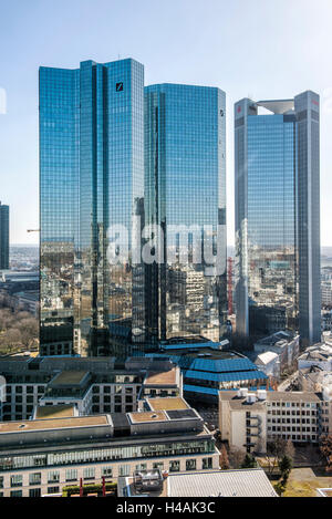 Francoforte sul Meno, Hesse, Germania, Europa, il verde delle torri (sede della Deutsche Bank) e il Trianon edificio a Francoforte il distretto finanziario Foto Stock